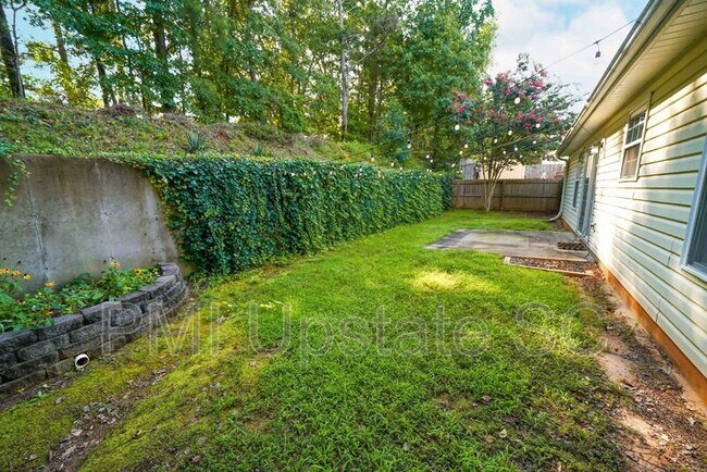 Building Photo - 1901 Country Apple Ct