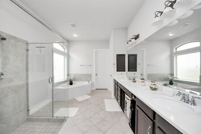 Building Photo - 4834 Avalon Plantation Dr