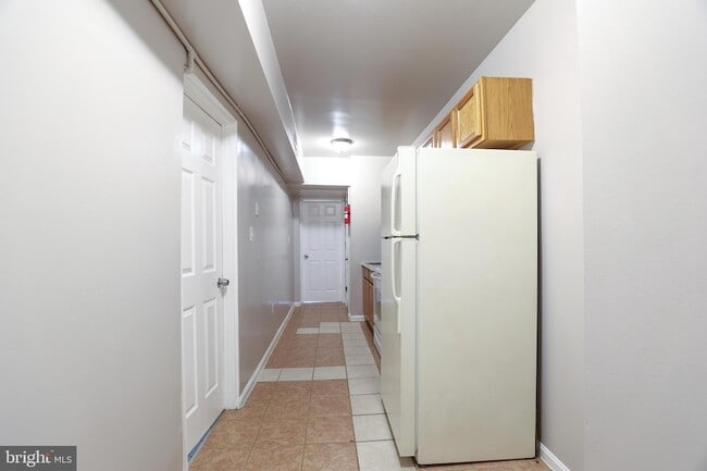 Building Photo - 1633 E Street NE Unit 3
