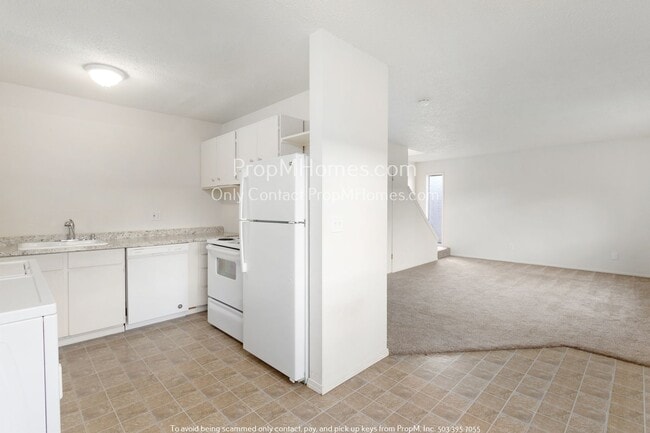 Building Photo - 3510 SE 61st Ave