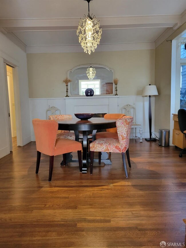 Building Photo - 120 21st Ave