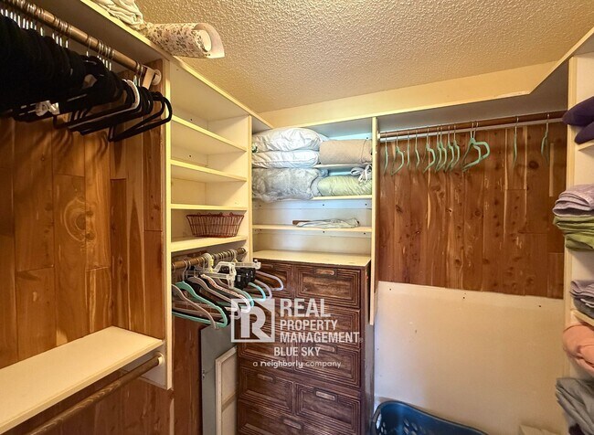 Building Photo - 9639 Greenskeeper Dr
