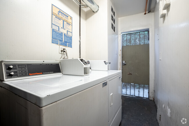 Laundry Room - 3824 Wisconsin St