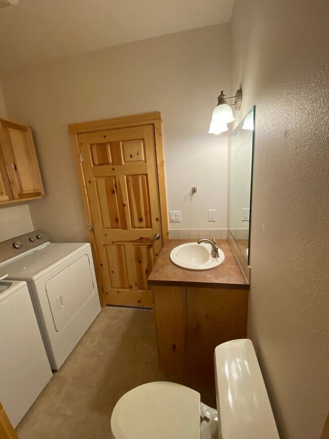 Building Photo - 106 Ironwood Dr