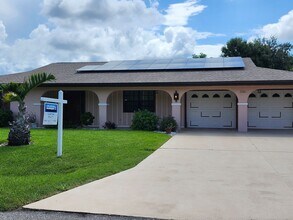 Building Photo - VERY NICE PORT CHARLOTTE HOME FOR ANNUAL RENT!