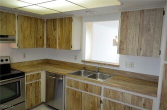 Building Photo - 4009 SE 11th Pl