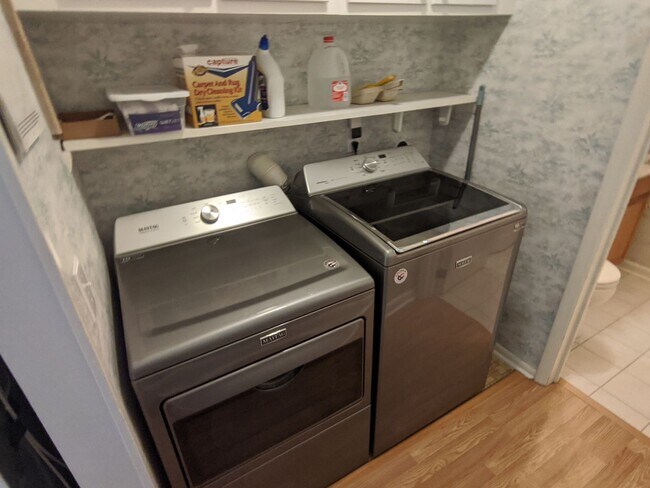 Building Photo - Spacious Home in McBryde Village next to V...