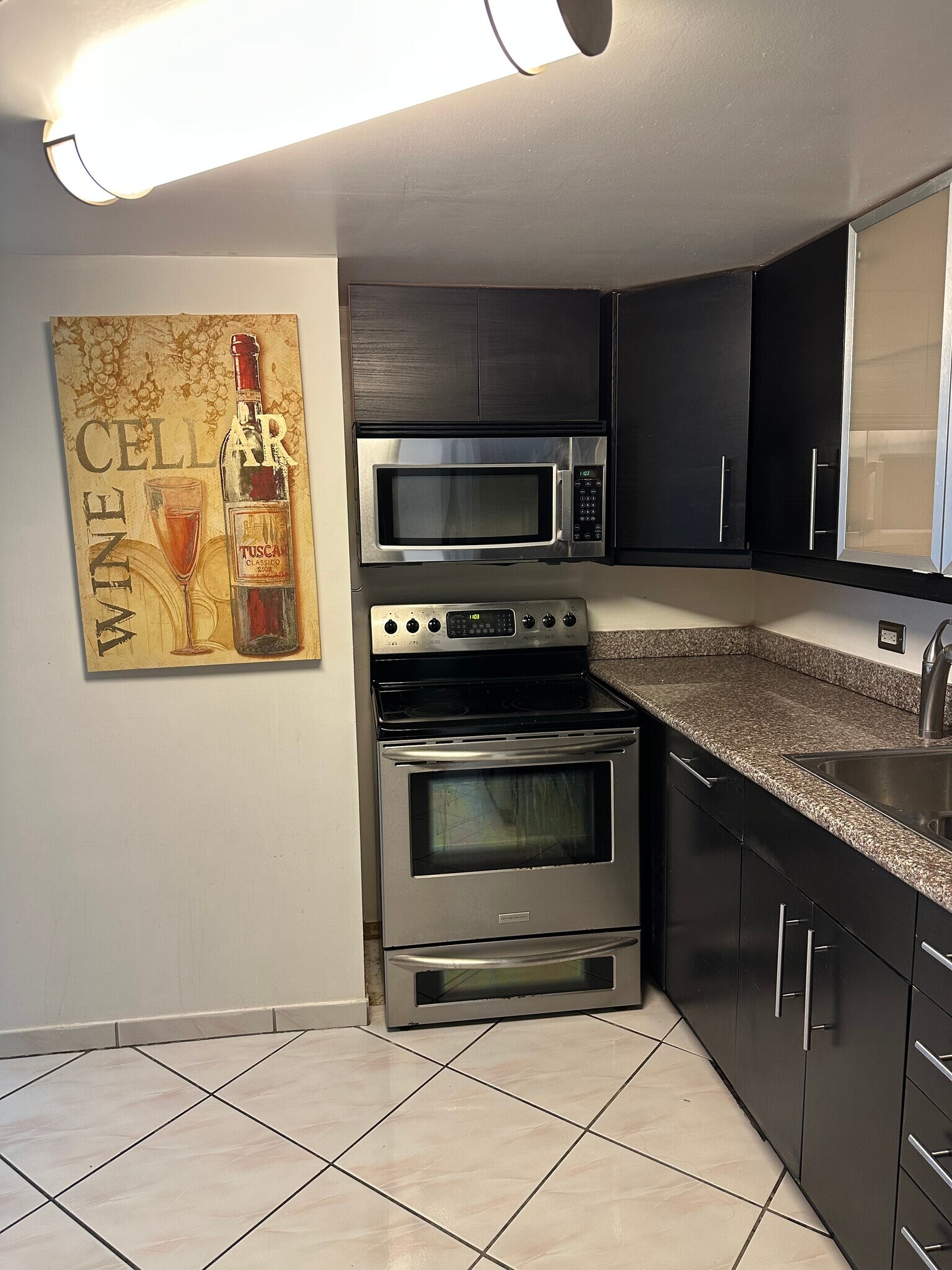 Building Photo - 999 Brickell Bay Dr