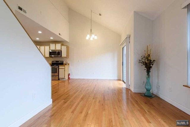 Building Photo - 77 Liberty St