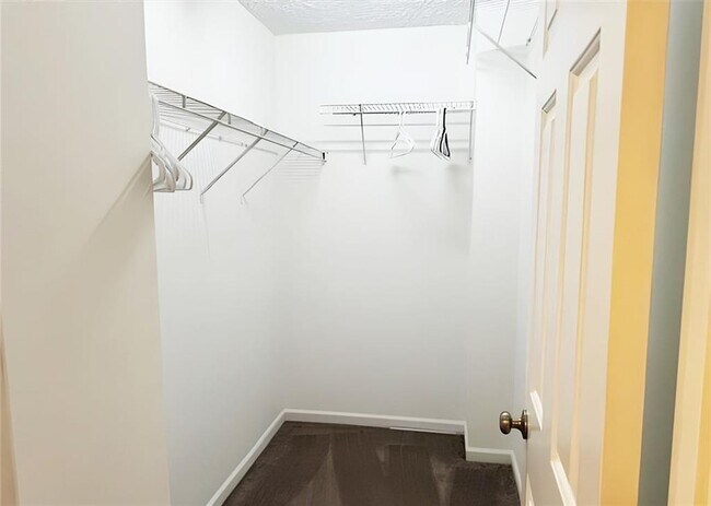 Building Photo - 220 Wild Flower Ln