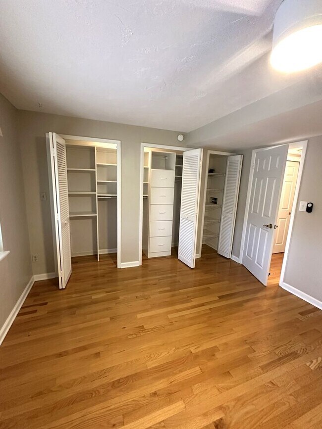 Building Photo - Tierra Verde WATERFRONT Annual Unfurn. 3BR 3BA 2 Car Tandem Garage Townhome w/SLIP