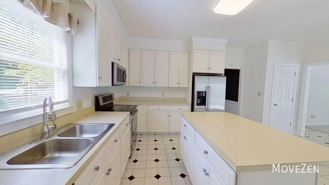 Building Photo - 2400 Tweedmore Ct