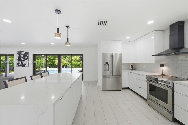 Building Photo - 9935 Ramblewood Dr