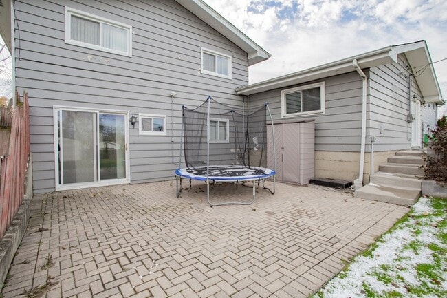 Building Photo - 720 Durham Ln