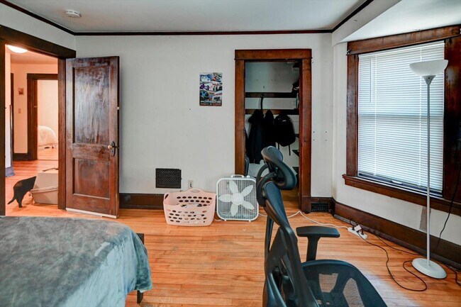 Building Photo - 416 Castle Pl