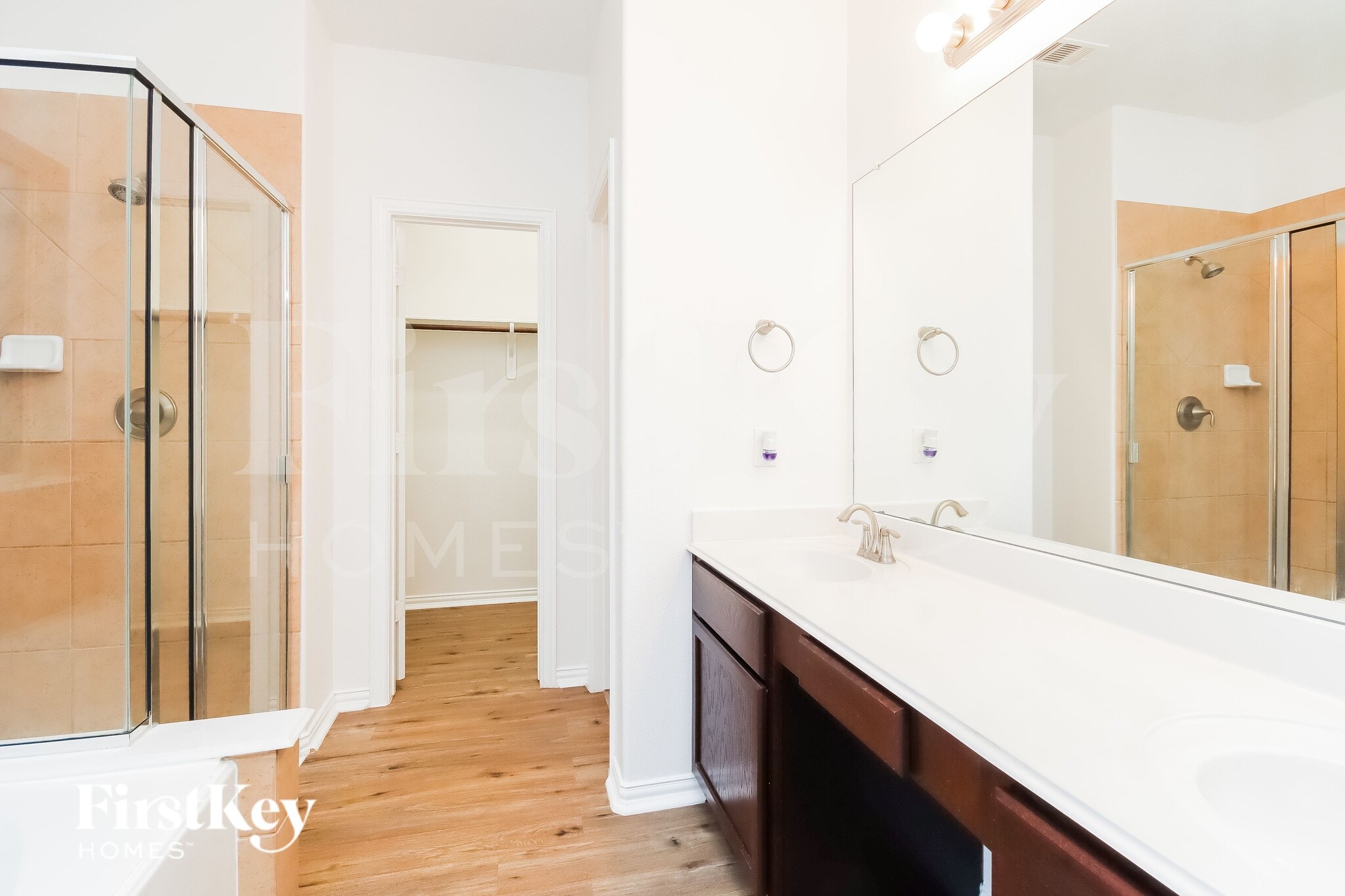 Building Photo - 28603 Hidden Lake W