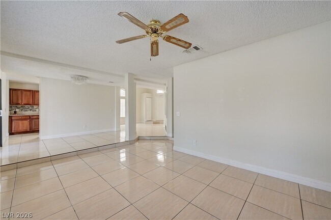 Building Photo - 2616 Camphor Tree St