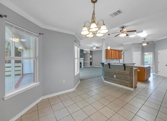 Building Photo - 5897 Saratoga Dr