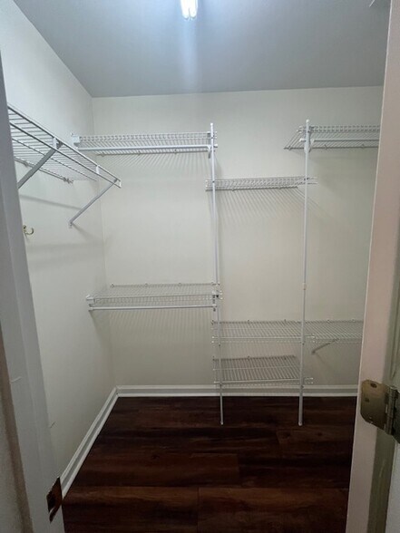 Building Photo - 2707 Blockhouse Ct