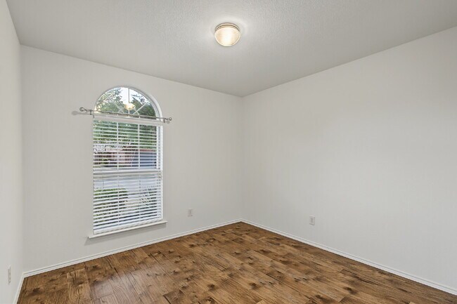 Building Photo - Single Family 3 Bedroom for Rent