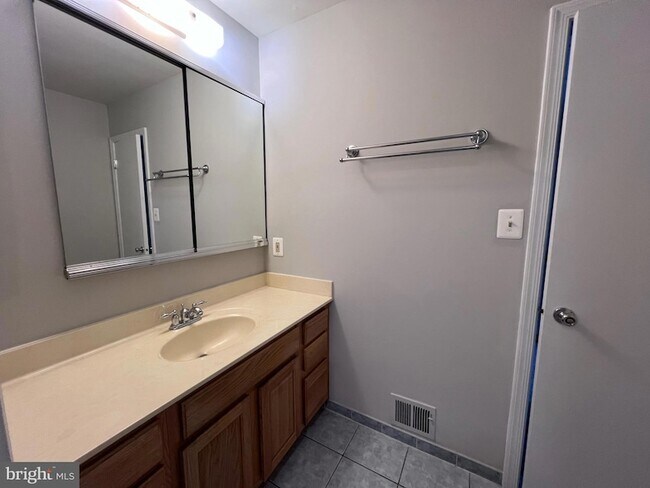Building Photo - 13710 Autumn Vale Ct