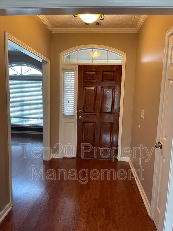 Building Photo - 7974 N Ivy Park Dr