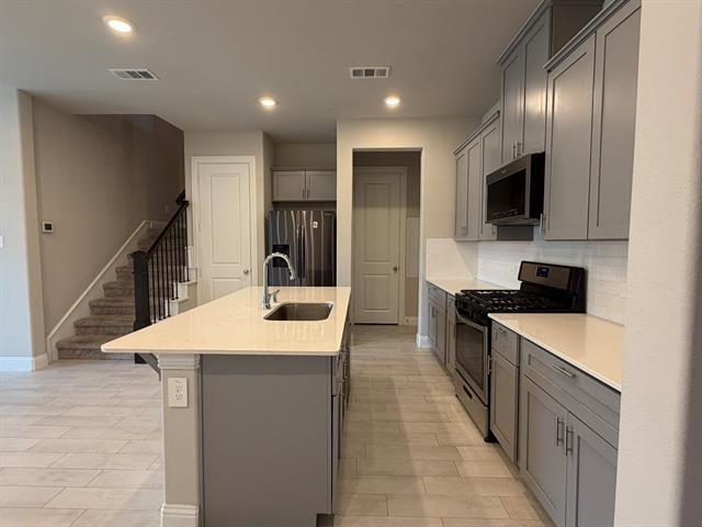 Building Photo - 624 Hutchinson Ln