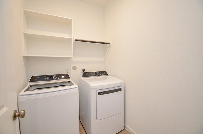 Building Photo - 26506 Coast Redwood Dr