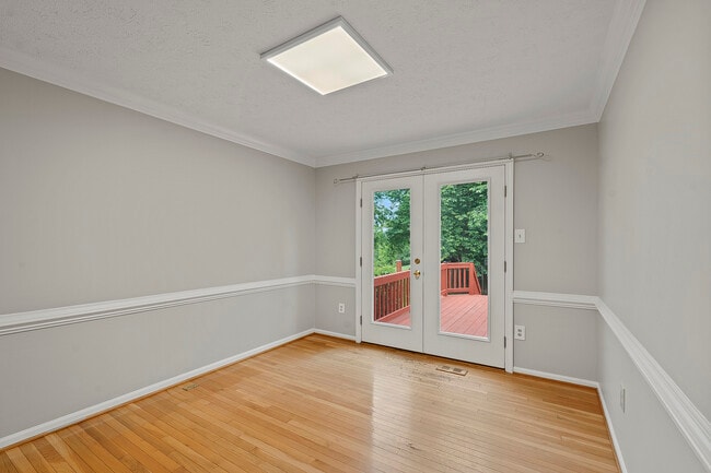 Building Photo - 7 Willwood Ct