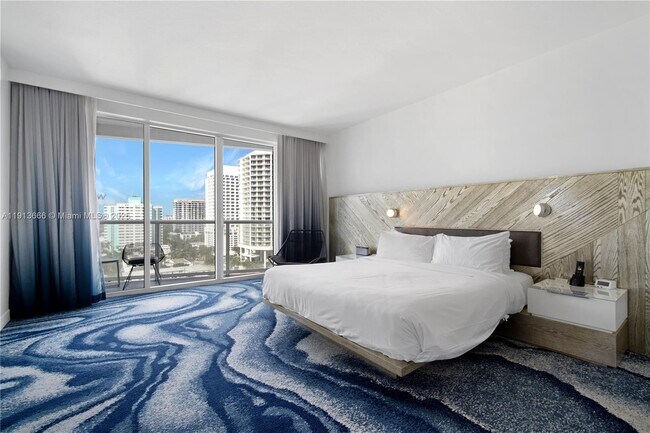 Building Photo - 3101 Bayshore Dr