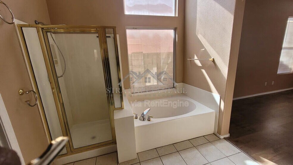 Building Photo - 6714 W Wahalla Ln