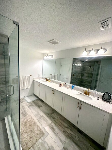 Building Photo - 821 Benoi Dr