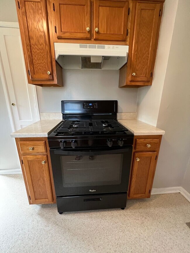 Building Photo - 1257 W 6th St