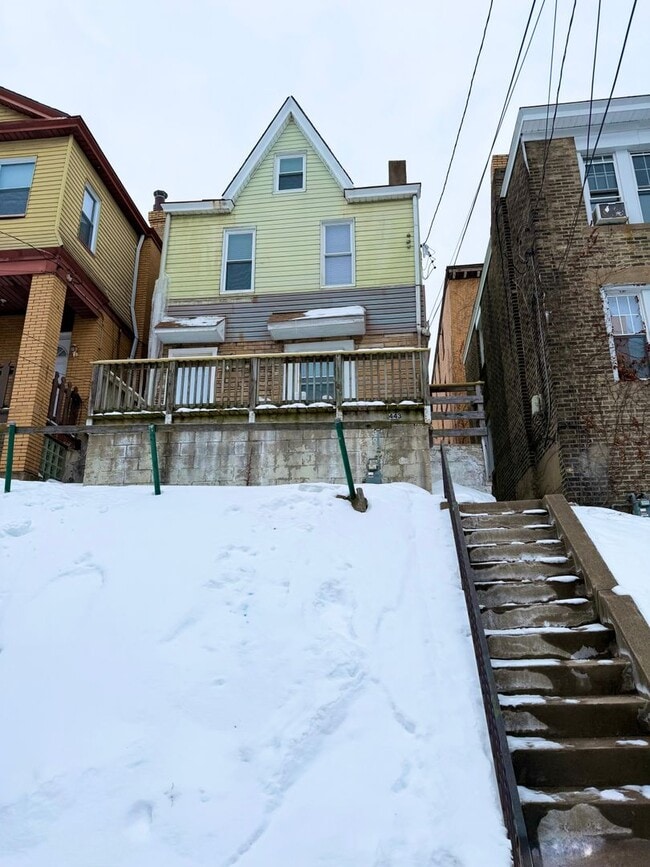 Building Photo - Updated 4BR House now showing!