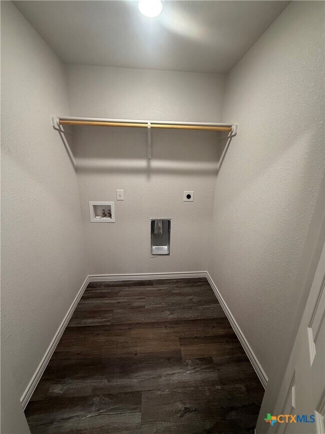 Building Photo - 5705 McGregor Lp