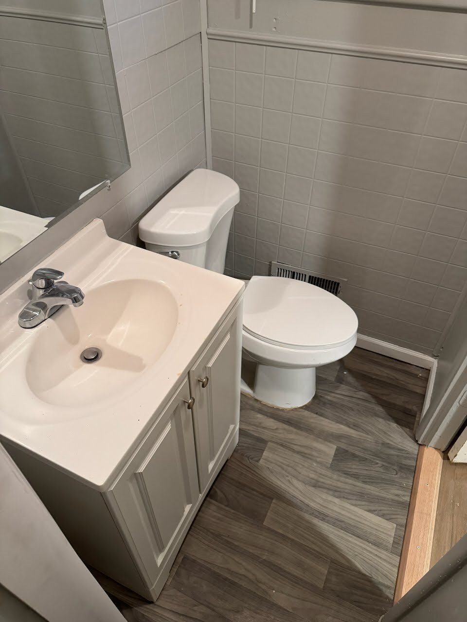 Building Photo - 7601 E 108th St