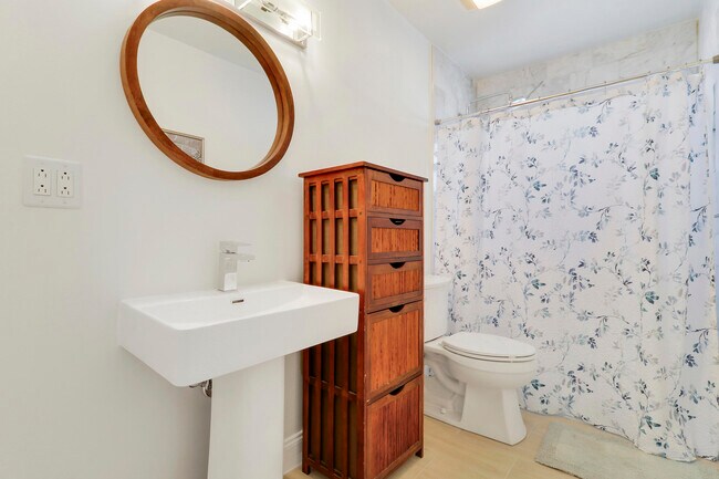 Building Photo - 125 Arrowhead Cir