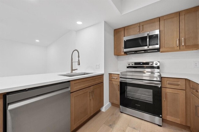 Building Photo - 1905 Cedar Ridge Dr