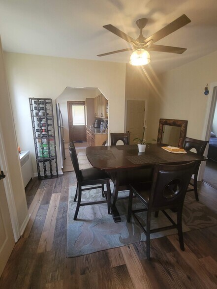 Building Photo - 933 Bleigh Ave