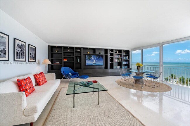 Building Photo - 613 Ocean Dr