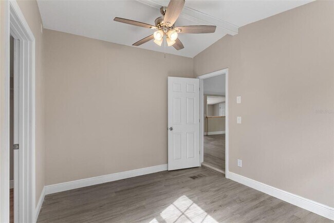 Building Photo - 15375 SE 64th Pl