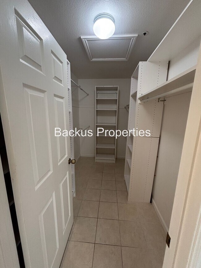 Building Photo - Wonderful two-story home in Las Palmas