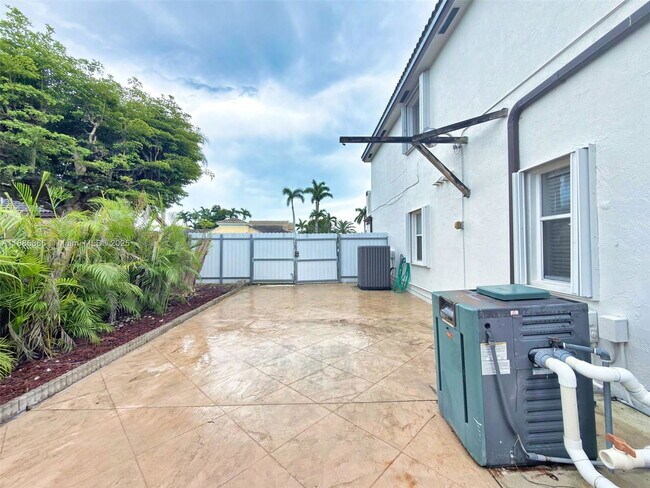 Building Photo - 7780 SW 160th Ave