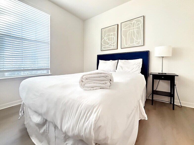 Building Photo - 1890 Sweetbroom Cir