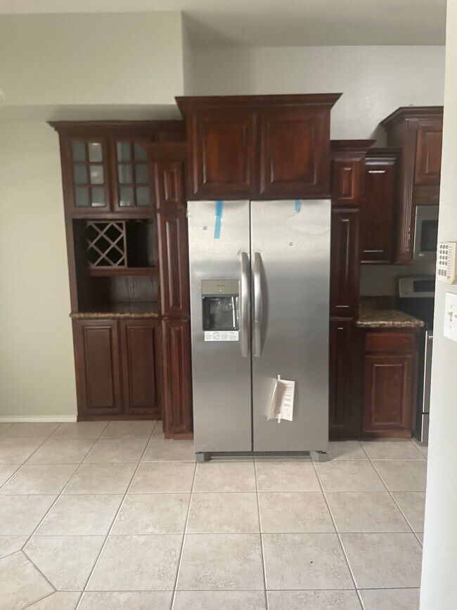 Kitchen - 3917 Orchid Ave