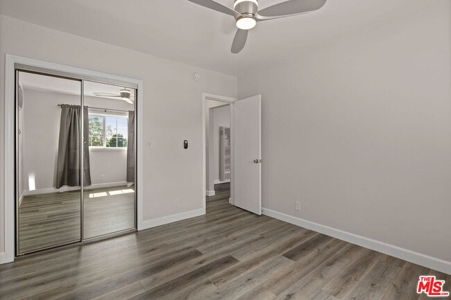 Building Photo - 1330 S Barrington Ave
