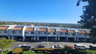 Building Photo - Beautiful 2BD 1.5BA Recently Remodeled Condo in Forest Park Plaza