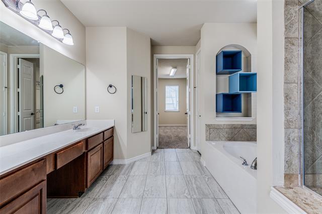 Building Photo - 11233 Seguin Dr