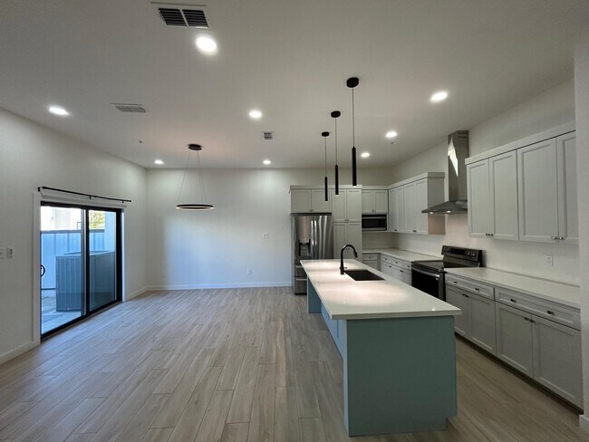 Building Photo - 6317 Krone Ln