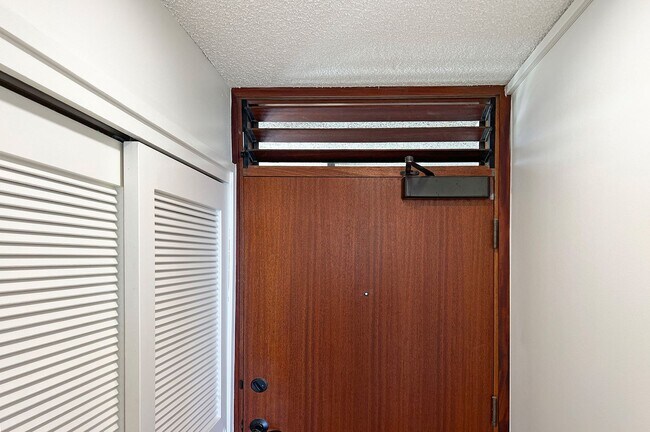 Building Photo - Diamond Head Vista...Breathtaking views, high floor, A/C, open lanai